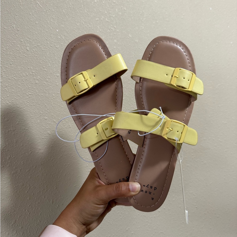 3/$25 - NWT Yellow Sandals